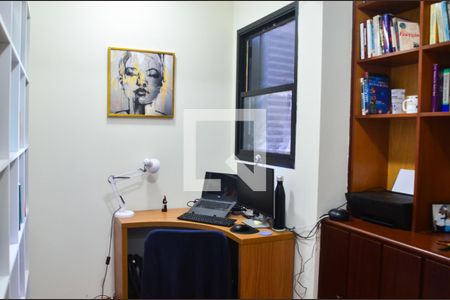 Apartamento à venda com 80m², 3 quartos e 1 vagaEscritório