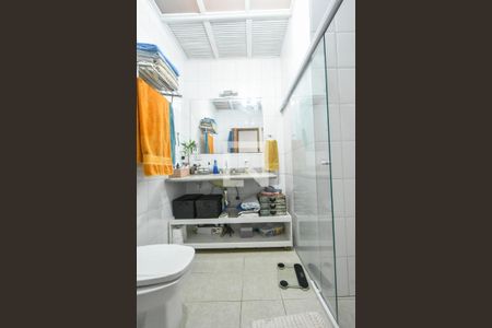 Casa de condomínio à venda com 130m², 2 quartos e 1 vagaBanheiro 