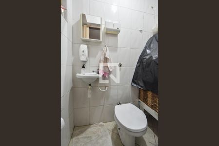 Casa de condomínio à venda com 130m², 2 quartos e 1 vagaBanheiro de Serviços     