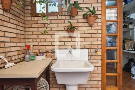 Casa de condomínio à venda com 130m², 2 quartos e 1 vagaLavanderia 