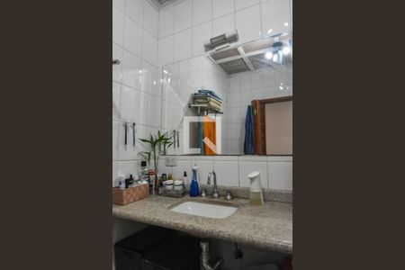 Casa de condomínio à venda com 130m², 2 quartos e 1 vagaBanheiro 