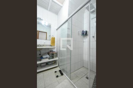 Casa de condomínio à venda com 130m², 2 quartos e 1 vagaBanheiro 