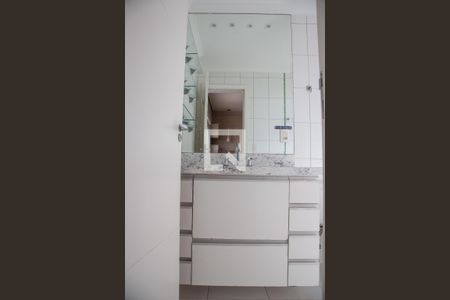 Apartamento à venda com 155m², 2 quartos e 4 vagas Apartamento à venda com 155m², 2 quartos e 4 vagasBanheiro