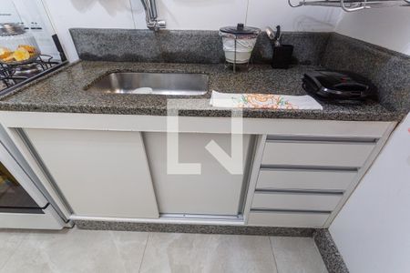 Apartamento à venda com 105m², 2 quartos e 1 vaga Apartamento à venda com 105m², 2 quartos e 1 vagaArmário da Cozinha