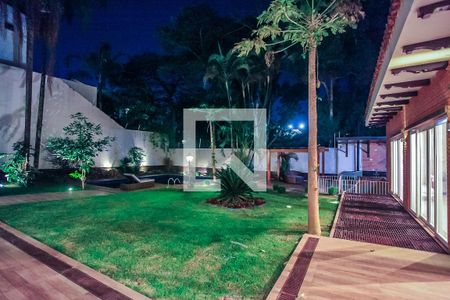 Casa à venda com 755m², 6 quartos e 4 vagasÁrea Externa