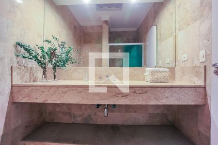 Casa à venda com 755m², 6 quartos e 4 vagasSuíte 4 - Banheiro