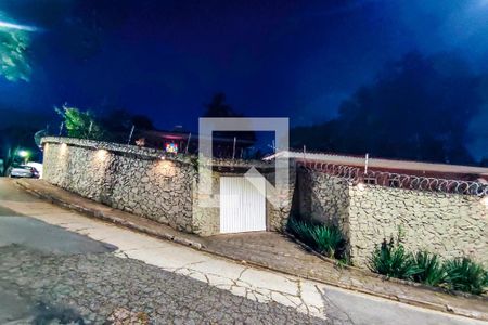 Casa à venda com 755m², 6 quartos e 4 vagasFachada