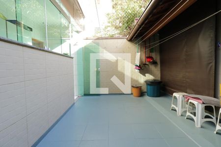 Casa à venda com 140m², 3 quartos e 4 vagasQuintal