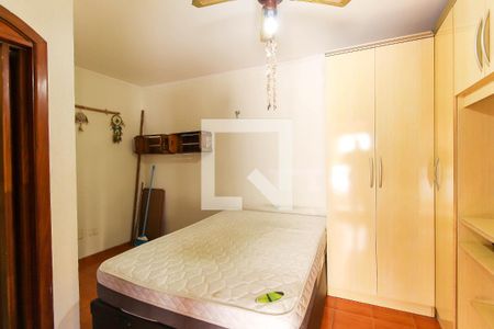 Casa à venda com 250m², 6 quartos e 4 vagas Casa à venda com 250m², 6 quartos e 4 vagasQuarto 2 Externo