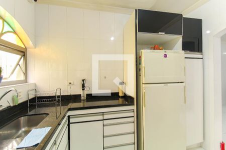 Casa à venda com 250m², 6 quartos e 4 vagas Casa à venda com 250m², 6 quartos e 4 vagasCozinha