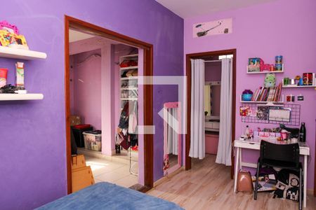 Casa à venda com 367m², 4 quartos e 2 vagasQuarto 2 - Suíte