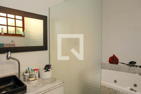 Casa à venda com 367m², 4 quartos e 2 vagasBanheiro do Quarto 1 - Suíte