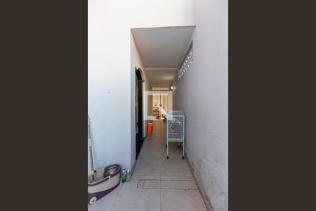 Casa à venda com 198m², 3 quartos e 2 vagasCorredor Externo