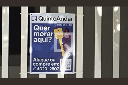 Casa à venda com 198m², 3 quartos e 2 vagasPlaquinha instalada no portão do imóvel