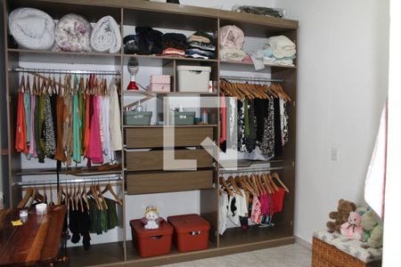 Casa à venda com 347m², 3 quartos e 5 vagasCloset