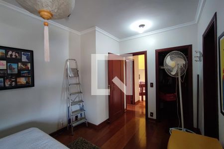 Casa à venda com 640m², 4 quartos e 5 vagasQuarto Suíte 2