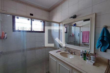 Casa à venda com 640m², 4 quartos e 5 vagasBanheiro Suíte 3