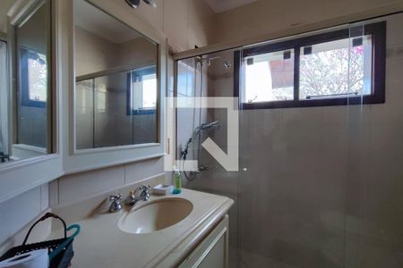 Casa à venda com 640m², 4 quartos e 5 vagasBanheiro Suíte 2