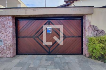 Casa à venda com 640m², 4 quartos e 5 vagasPLACA INSTALADA NA FACHADA 