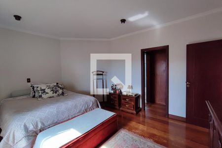 Casa à venda com 640m², 4 quartos e 5 vagasQuarto Suíte Master 