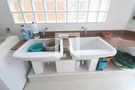 Casa à venda com 170m², 2 quartos e 10 vagasÁrea de Serviço