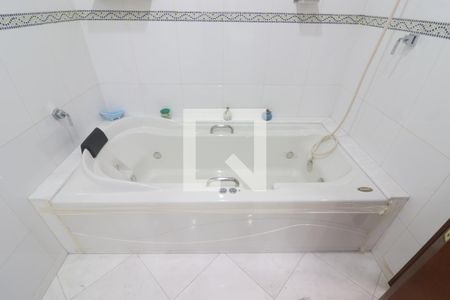 Casa à venda com 170m², 2 quartos e 10 vagasBanheiro 