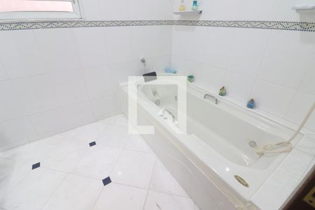 Casa à venda com 170m², 2 quartos e 10 vagasBanheiro 