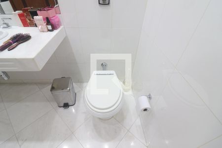 Casa à venda com 170m², 2 quartos e 10 vagasBanheiro 