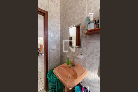 Casa à venda com 162m², 3 quartos e 3 vagas Casa à venda com 162m², 3 quartos e 3 vagasBanheiro Social