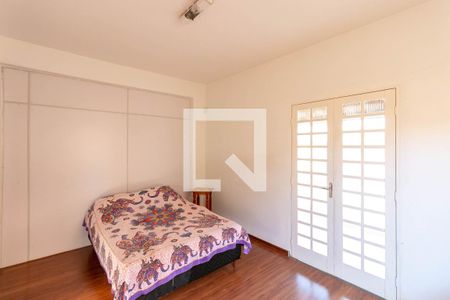 Casa à venda com 162m², 3 quartos e 3 vagas Casa à venda com 162m², 3 quartos e 3 vagasQuarto Suíte