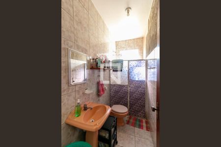 Casa à venda com 162m², 3 quartos e 3 vagas Casa à venda com 162m², 3 quartos e 3 vagasBanheiro Social