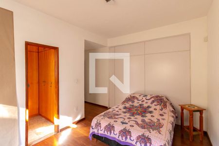 Casa à venda com 162m², 3 quartos e 3 vagas Casa à venda com 162m², 3 quartos e 3 vagasQuarto Suíte