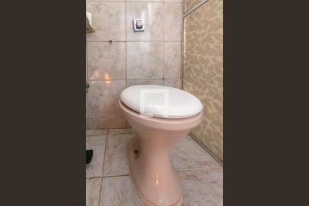 Casa à venda com 162m², 3 quartos e 3 vagas Casa à venda com 162m², 3 quartos e 3 vagasBanheiro da Suíte