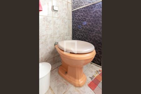 Casa à venda com 162m², 3 quartos e 3 vagas Casa à venda com 162m², 3 quartos e 3 vagasBanheiro Social