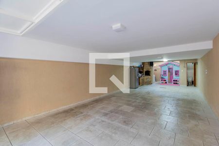 Casa à venda com 167m², 3 quartos e 5 vagas Casa à venda com 167m², 3 quartos e 5 vagasGaragem