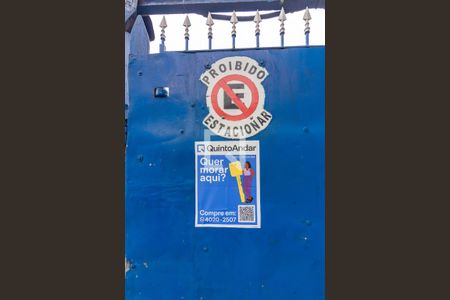 Casa à venda com 250m², 2 quartos e 3 vagas Casa à venda com 250m², 2 quartos e 3 vagasPlaca de Anuncio