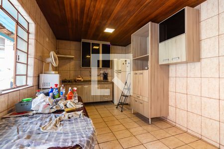 Casa à venda com 250m², 2 quartos e 3 vagas Casa à venda com 250m², 2 quartos e 3 vagasCozinha