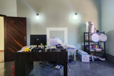 Casa à venda com 360m², 4 quartos e 3 vagas Casa à venda com 360m², 4 quartos e 3 vagasAcademia