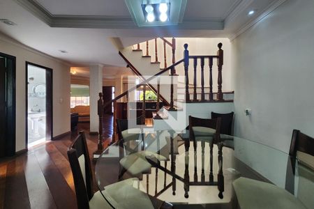 Casa à venda com 360m², 4 quartos e 3 vagas Casa à venda com 360m², 4 quartos e 3 vagasSala de Jantar 2