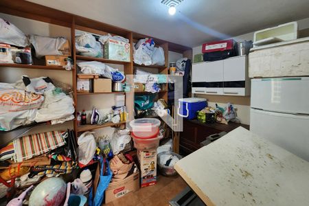 Casa à venda com 360m², 4 quartos e 3 vagas Casa à venda com 360m², 4 quartos e 3 vagasDespensa