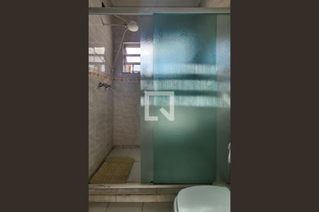 Casa à venda com 360m², 4 quartos e 3 vagas Casa à venda com 360m², 4 quartos e 3 vagasBanheiro da Suíte 2