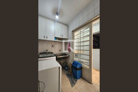 Casa à venda com 360m², 4 quartos e 3 vagas Casa à venda com 360m², 4 quartos e 3 vagasÁrea de Serviço