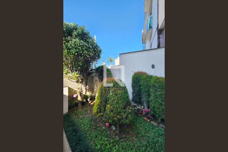 Casa à venda com 360m², 4 quartos e 3 vagas Casa à venda com 360m², 4 quartos e 3 vagasJardim