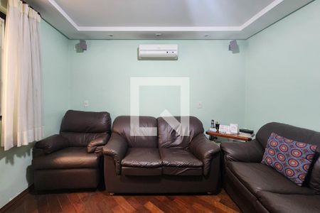 Casa à venda com 360m², 4 quartos e 3 vagas Casa à venda com 360m², 4 quartos e 3 vagasSala de Tv