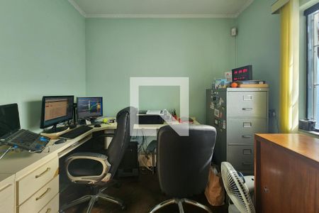 Casa à venda com 360m², 4 quartos e 3 vagas Casa à venda com 360m², 4 quartos e 3 vagasEscritório