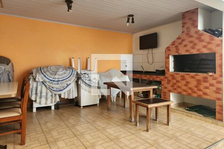 Casa à venda com 360m², 4 quartos e 3 vagas Casa à venda com 360m², 4 quartos e 3 vagasChurrasqueira