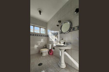 Casa à venda com 360m², 4 quartos e 3 vagas Casa à venda com 360m², 4 quartos e 3 vagasLavabo