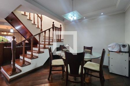 Casa à venda com 360m², 4 quartos e 3 vagas Casa à venda com 360m², 4 quartos e 3 vagasSala de Jantar 2