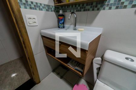 Casa à venda com 110m², 2 quartos e 2 vagas Casa à venda com 110m², 2 quartos e 2 vagasBanheiro
