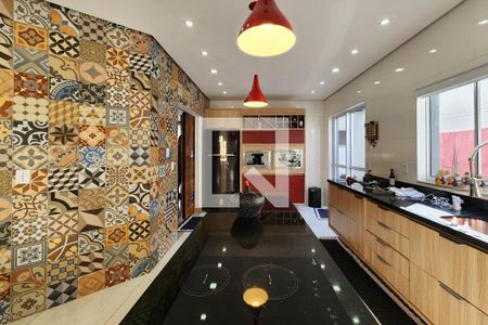 Casa à venda com 480m², 3 quartos e 10 vagas Casa à venda com 480m², 3 quartos e 10 vagasCozinha